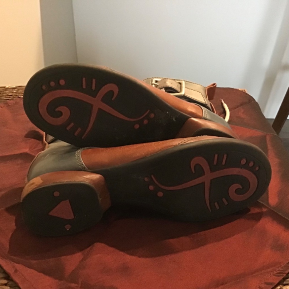 John Fluevog  Vintage inspired Jenna Boots size 6 - Picture 6 of 6